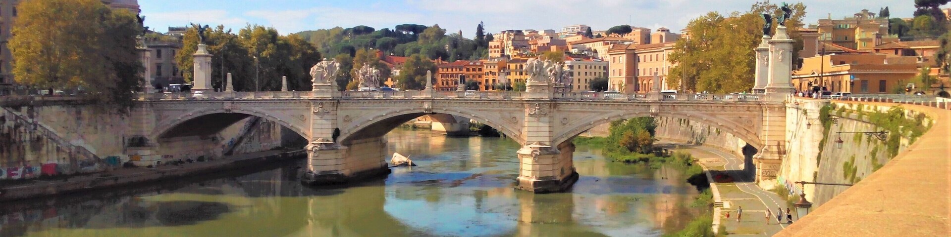 Stunning river walk on the way to Vatican City.
#LifeatExpedia #waterlust #golden