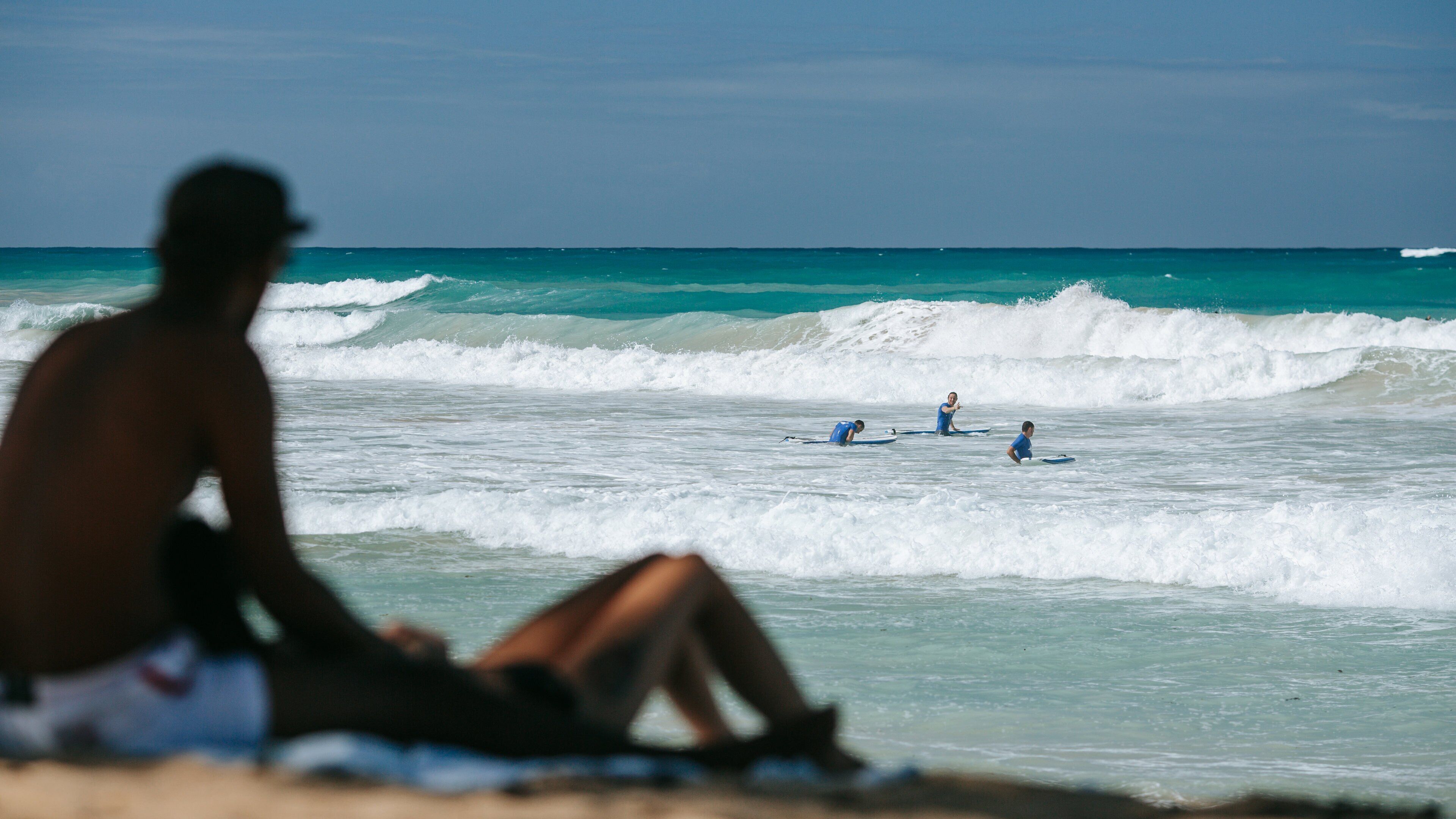 Macao Beach showing general coastal views, waves and surfing
