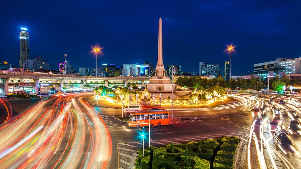 Cityscape twilight of Victory monument in central Bangkok Thaila