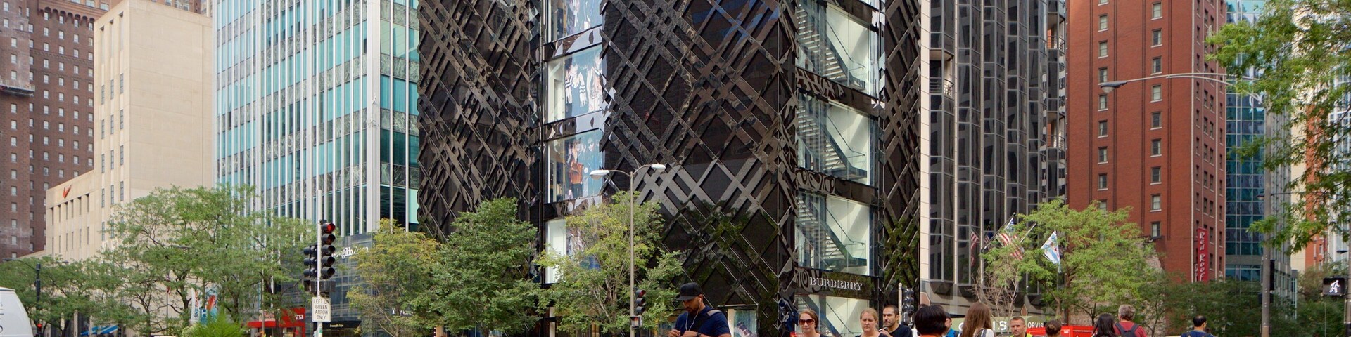 Shops at North Bridge which includes a city, street scenes and central business district