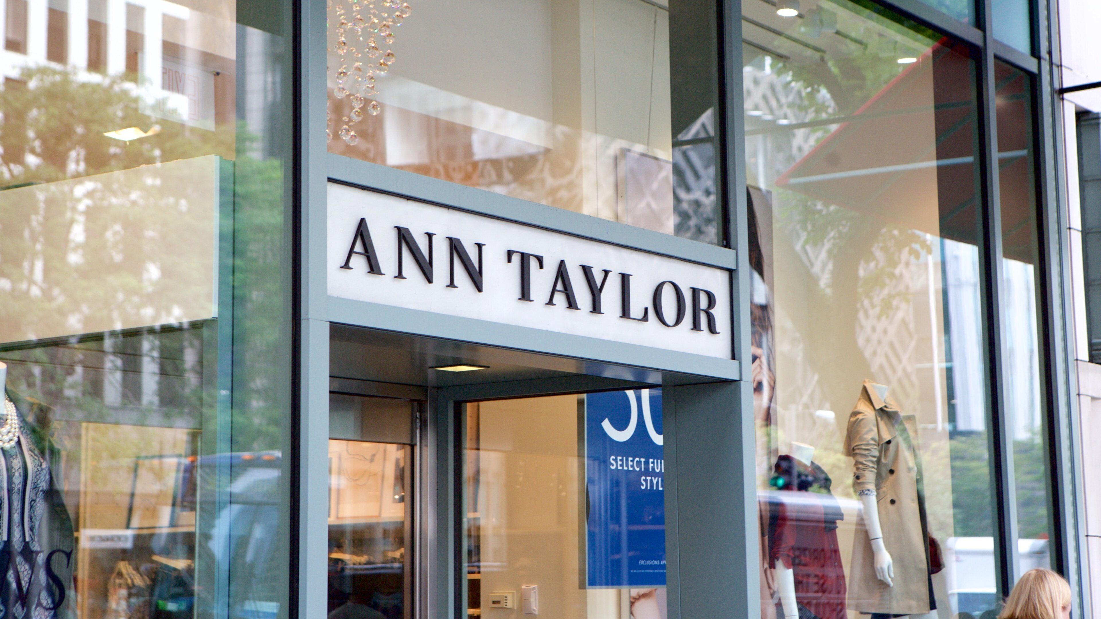 Shops at North Bridge som viser shopping og skilt