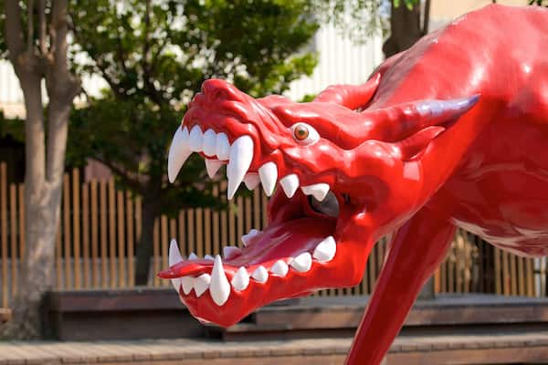 Pier-2 Art Center which includes outdoor art and a statue or sculpture