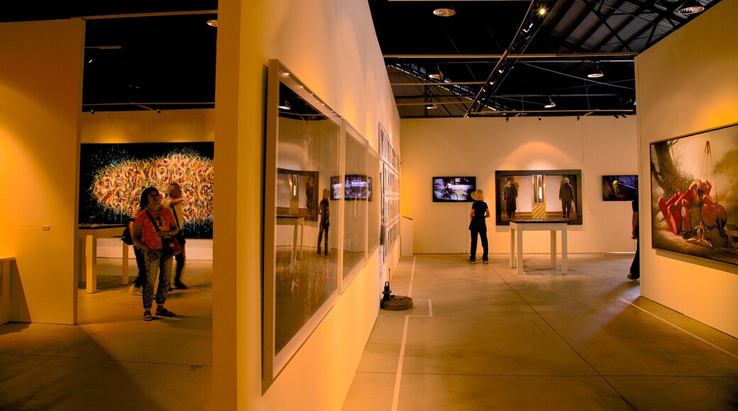 駁二芸術特区 どの含み 屋内の眺め