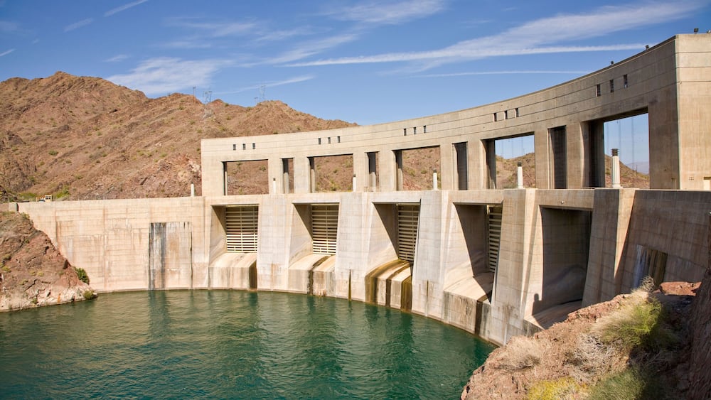 BE95CG Parker Dam creates Lake Havasu on the Colorado River, between Arizona and California, USA