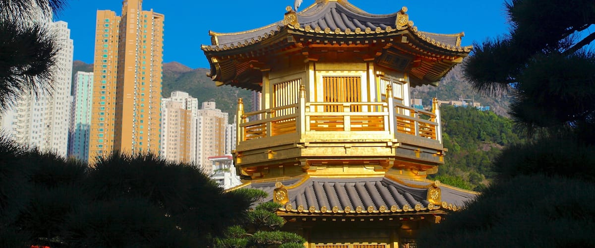 Nan Lian Garden which includes a city, a temple or place of worship and heritage architecture
