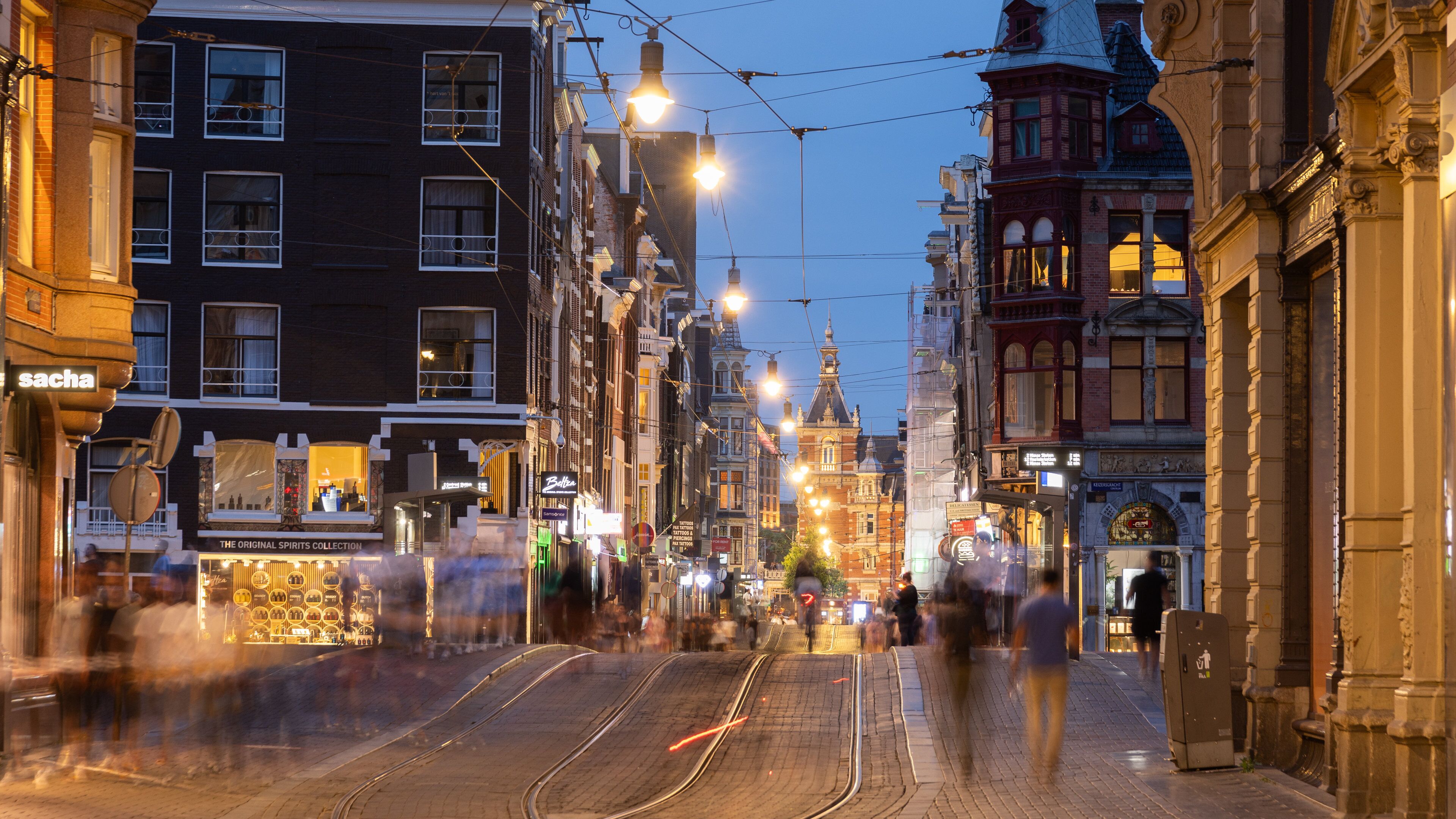 Old Town Amsterdam showing street scenes, a city and night scenes