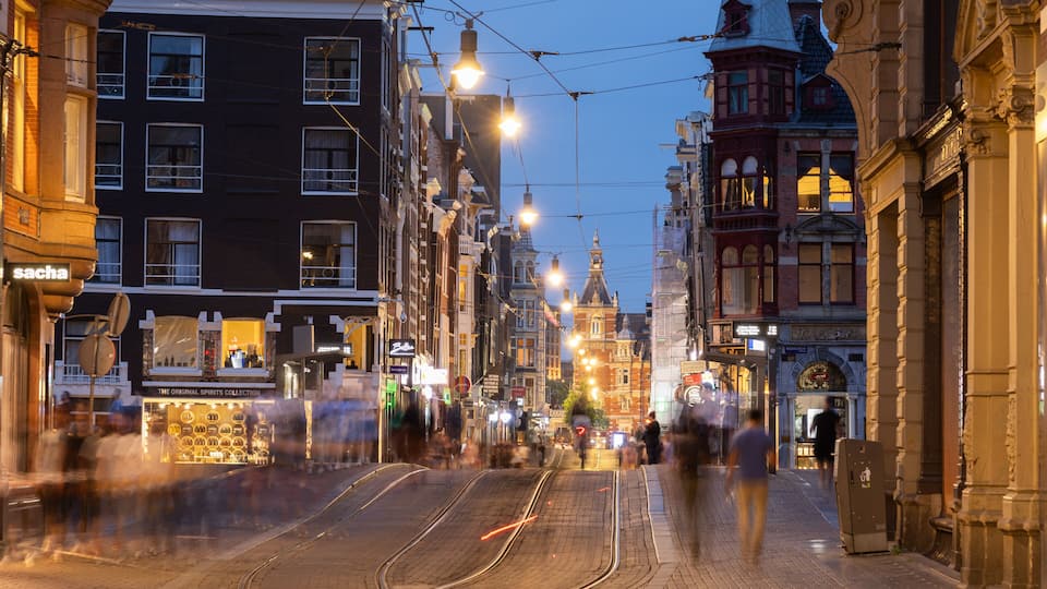 Old Town Amsterdam showing street scenes, a city and night scenes