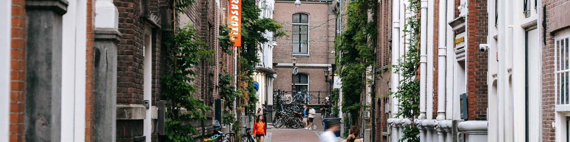 Old Town Amsterdam showing street scenes and a city