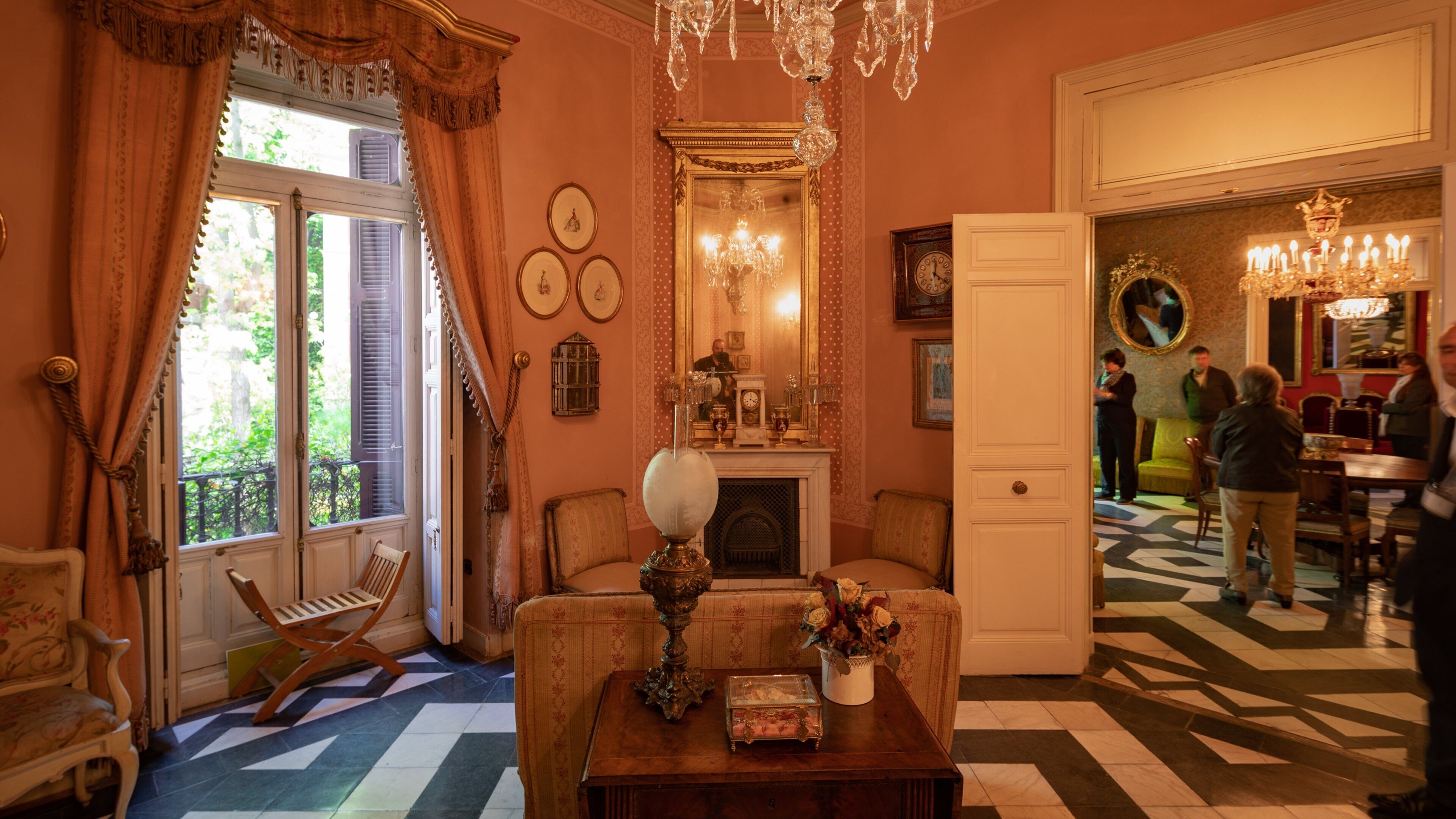 Cerralbo Museum featuring interior views and heritage elements