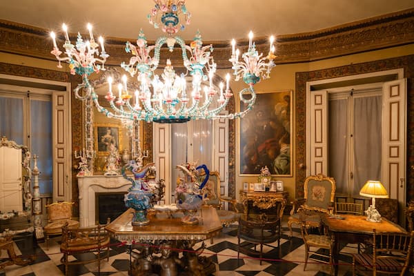 Cerralbo Museum showing interior views, heritage elements and art