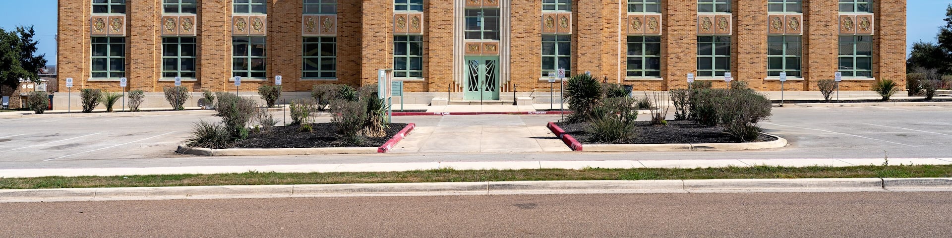 La Salle County Courthouse in Cotulla, Texas