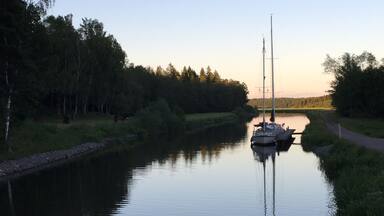 On the Gota Canal in Sweden. There is a hostel where people coming on land and boat can go. It is charming and nice. Thanks for the night and breakfast. This was taken at night around 2200. Boat waiting to go pass the lock in the morning. #Waterlust