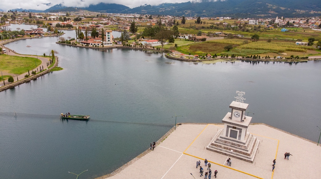 Chignahuapan Lagoon with nine springs are exactly what "Chignahuapan" means in Nahuatl. It is perfect for boating. In September there is a Trout Fishing Tournament.