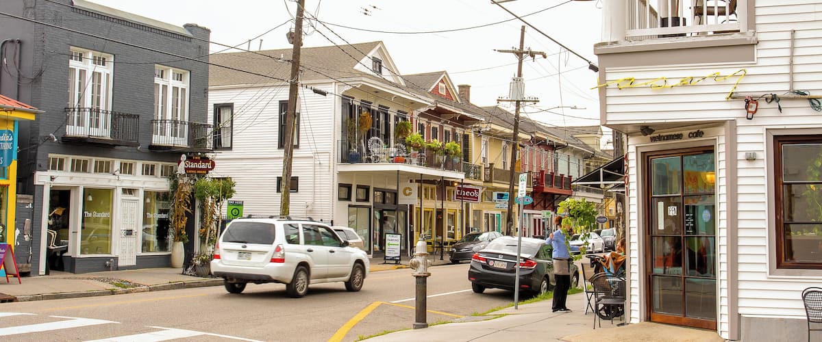 NewOrleans_UptownHistDistrict_6228907-1