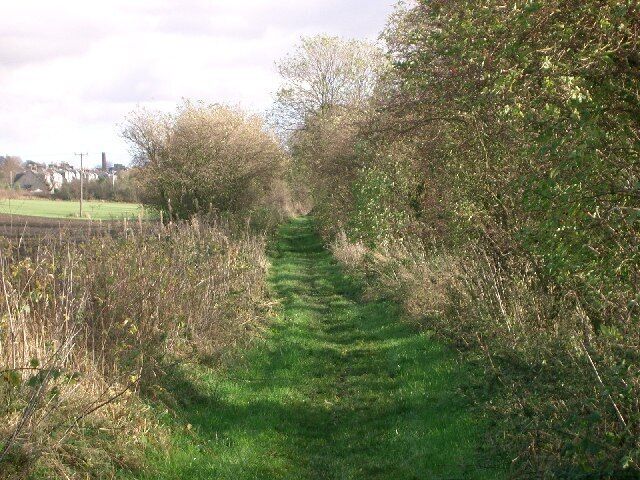 Path. Looking eastwards this path goes to Dunfermline.