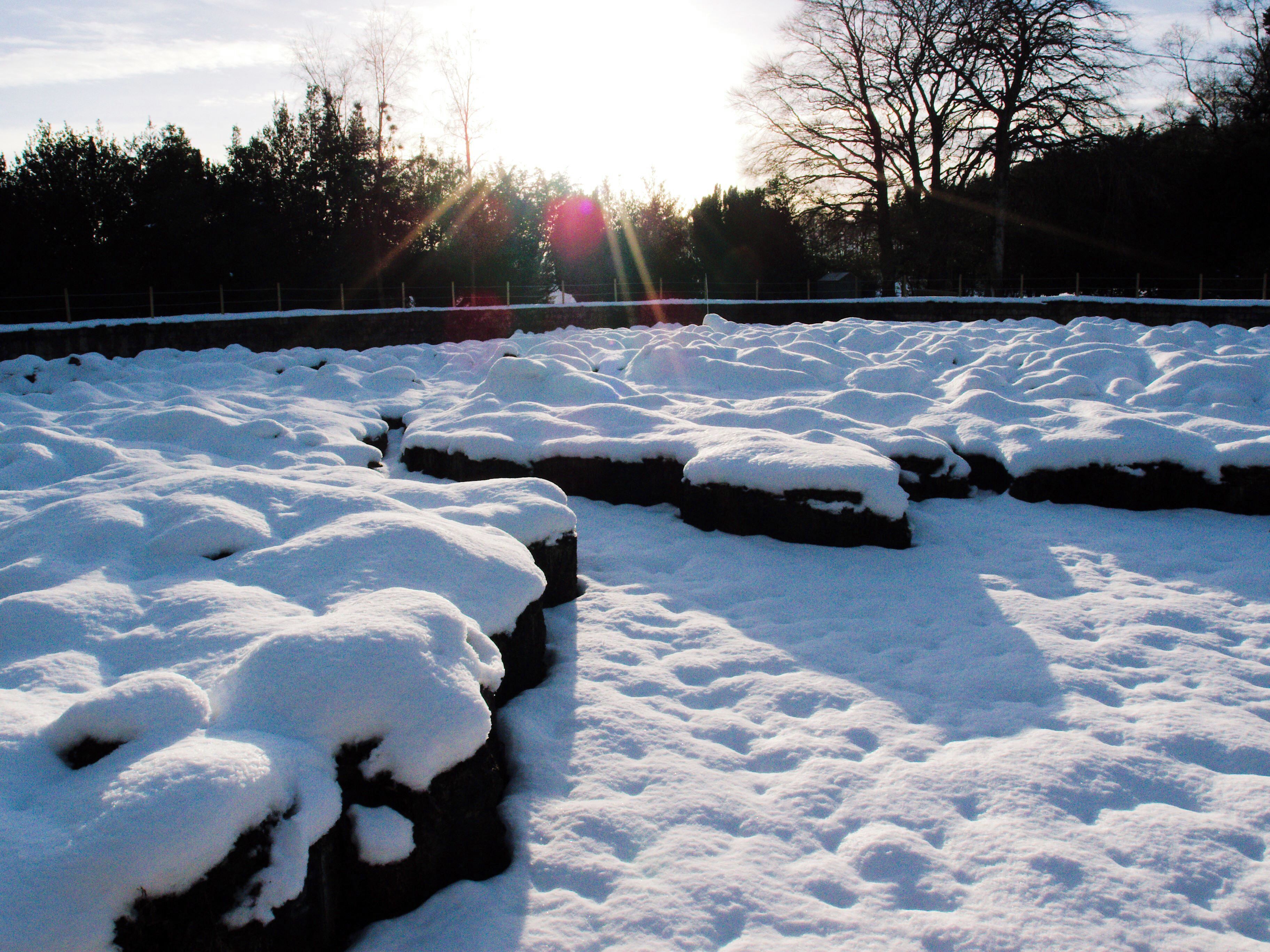 the concrete map of Scotland covered by snow