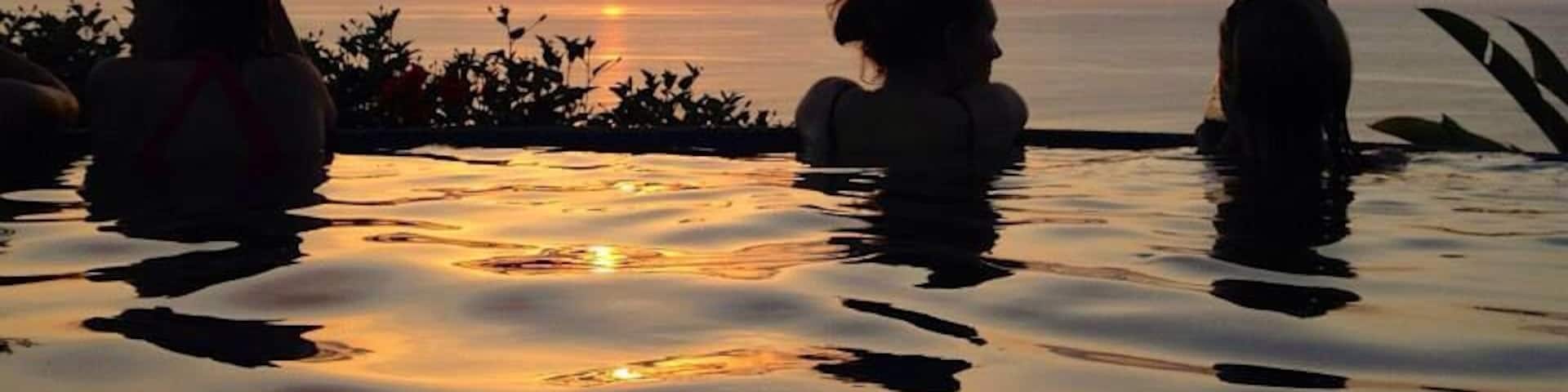 A beautiful infinity pool overlooking the ocean. A perfect happy hour/sunset place. $16 to use the pool, but the money is credited to your bar tab.
www.rebeccasroutes.com