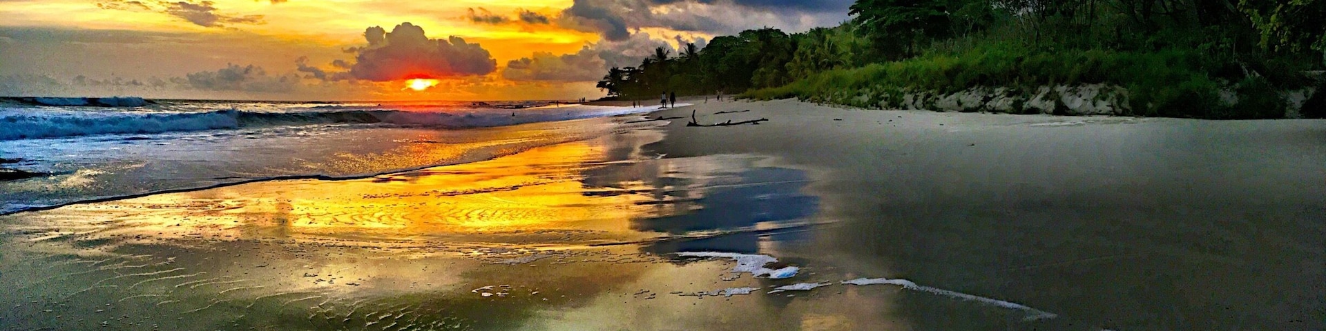 Have tamarind-ginger margaritas at Habenero. You can sit on the beach and catch these amazing sunsets.. #BeachTips