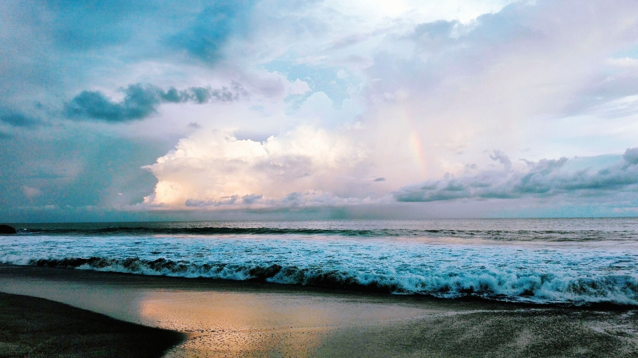 Just catched this satisfying lightened sundown at the beach