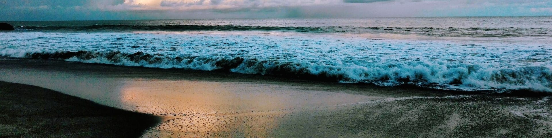 Just catched this satisfying lightened sundown at the beach