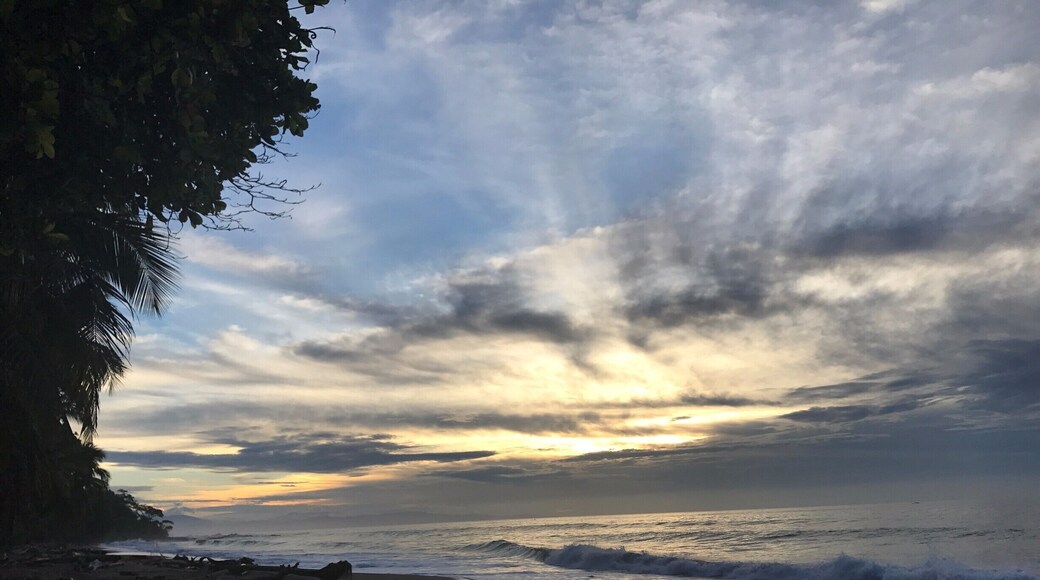 Sunrise from the beach #lifeatexpedia