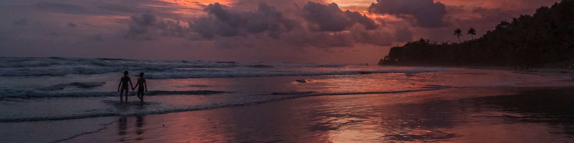 What a night this turned out to be. After a surf session, my kids talked me into going back down to the beach, and we were rewarded with this! #adventure