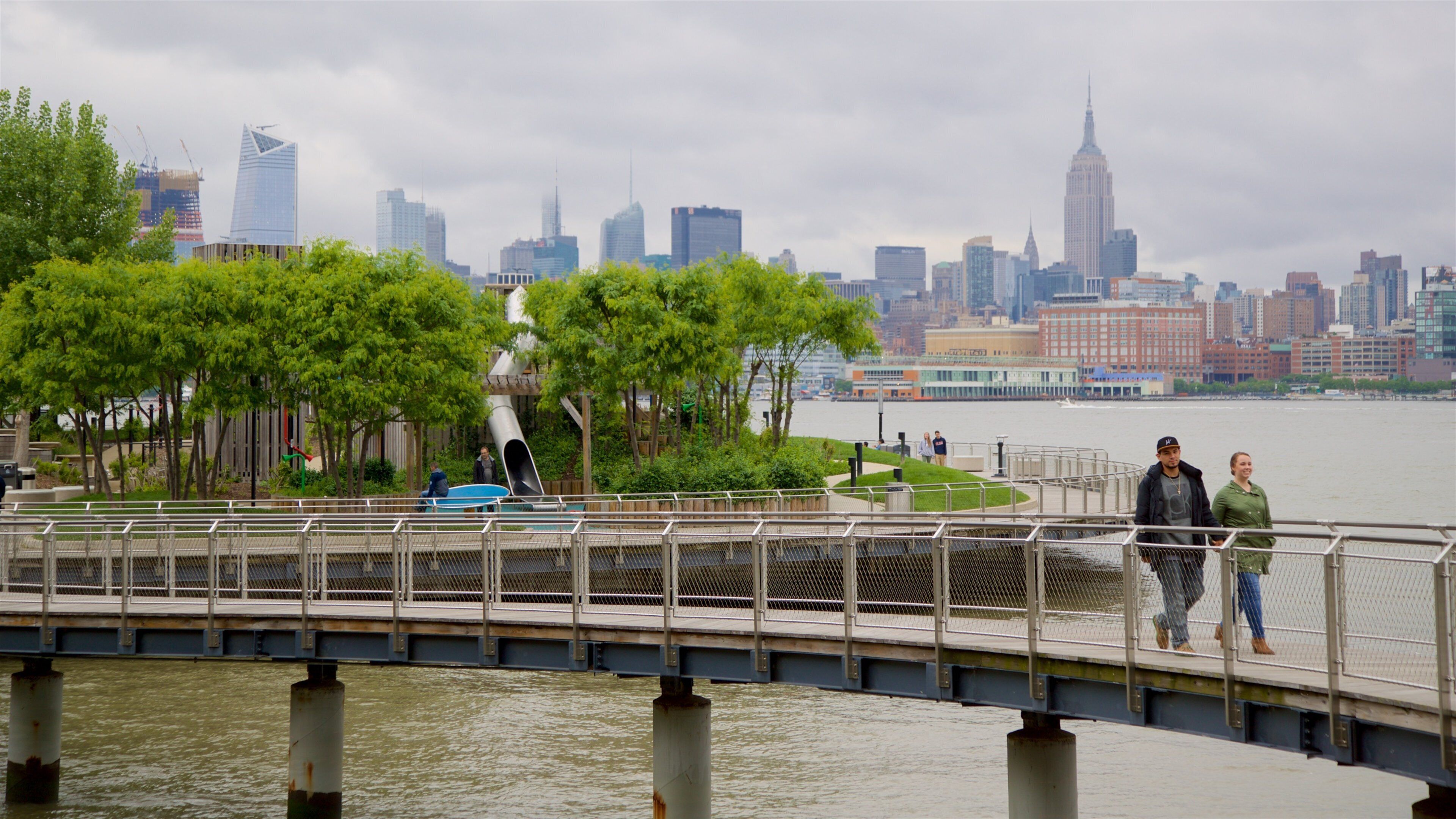 Pier A Park showing a city, a skyscraper and a bridge