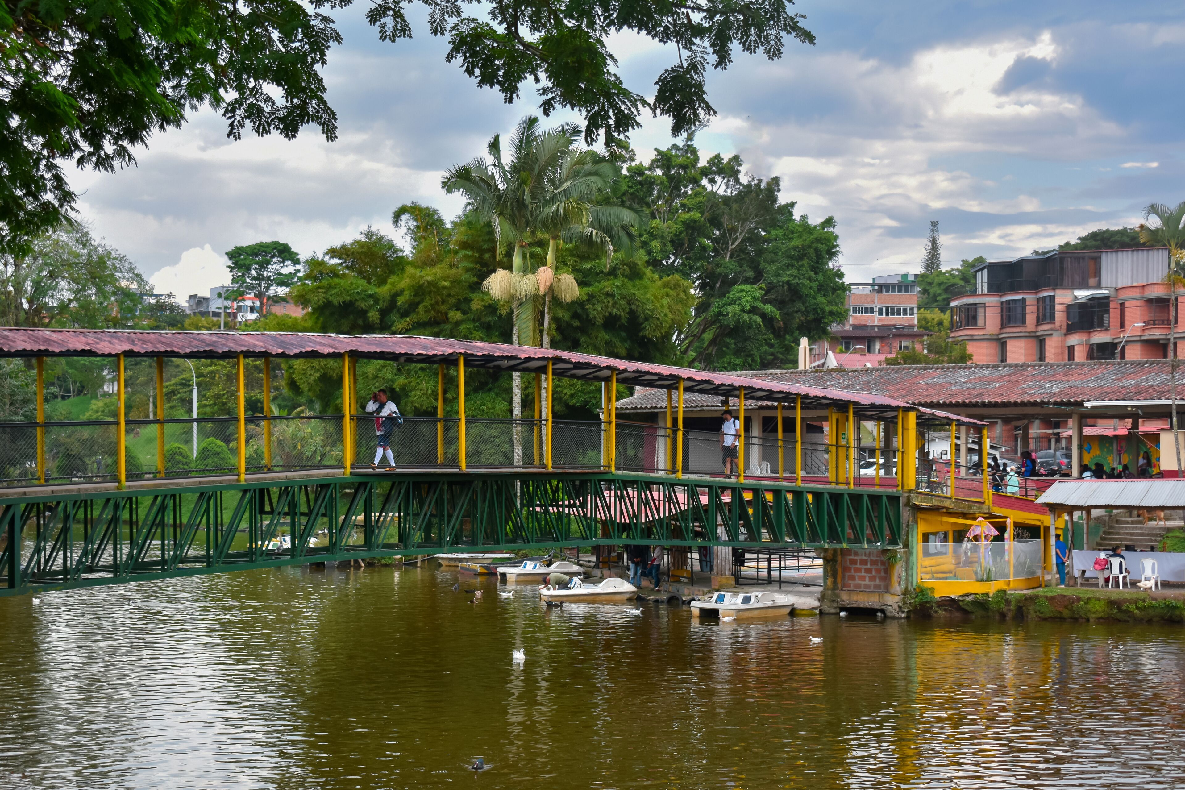 PARQUE ACUATICO LA FLORESTA, DOSQUEBRADAS. COLOMBIA.