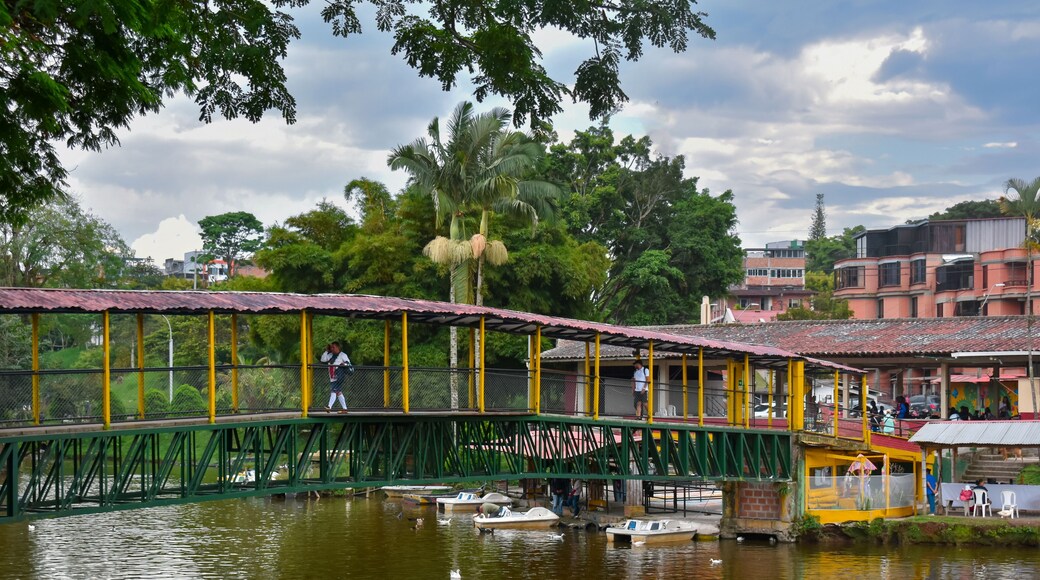 PARQUE ACUATICO LA FLORESTA, DOSQUEBRADAS. COLOMBIA.