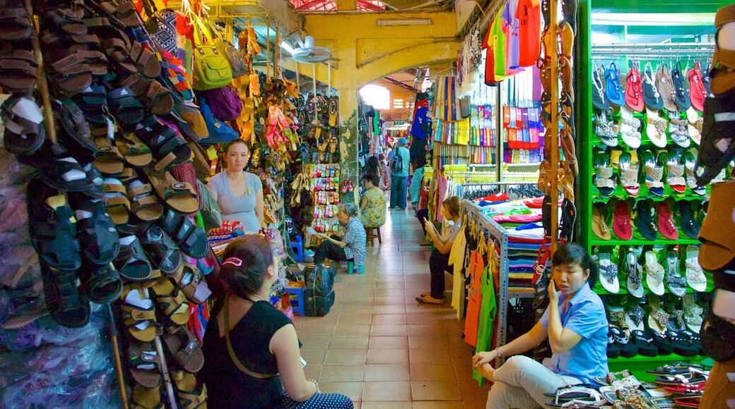 Ben Thanh Market showing markets and interior views
