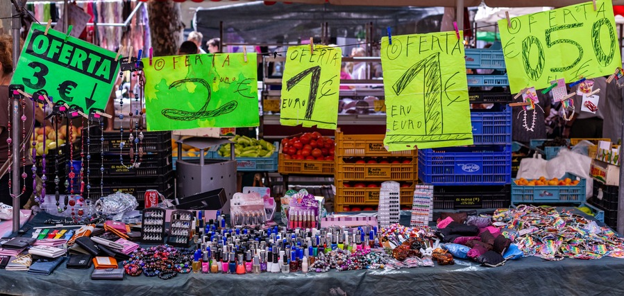 weekly market in sa pobla, mallorca, spain