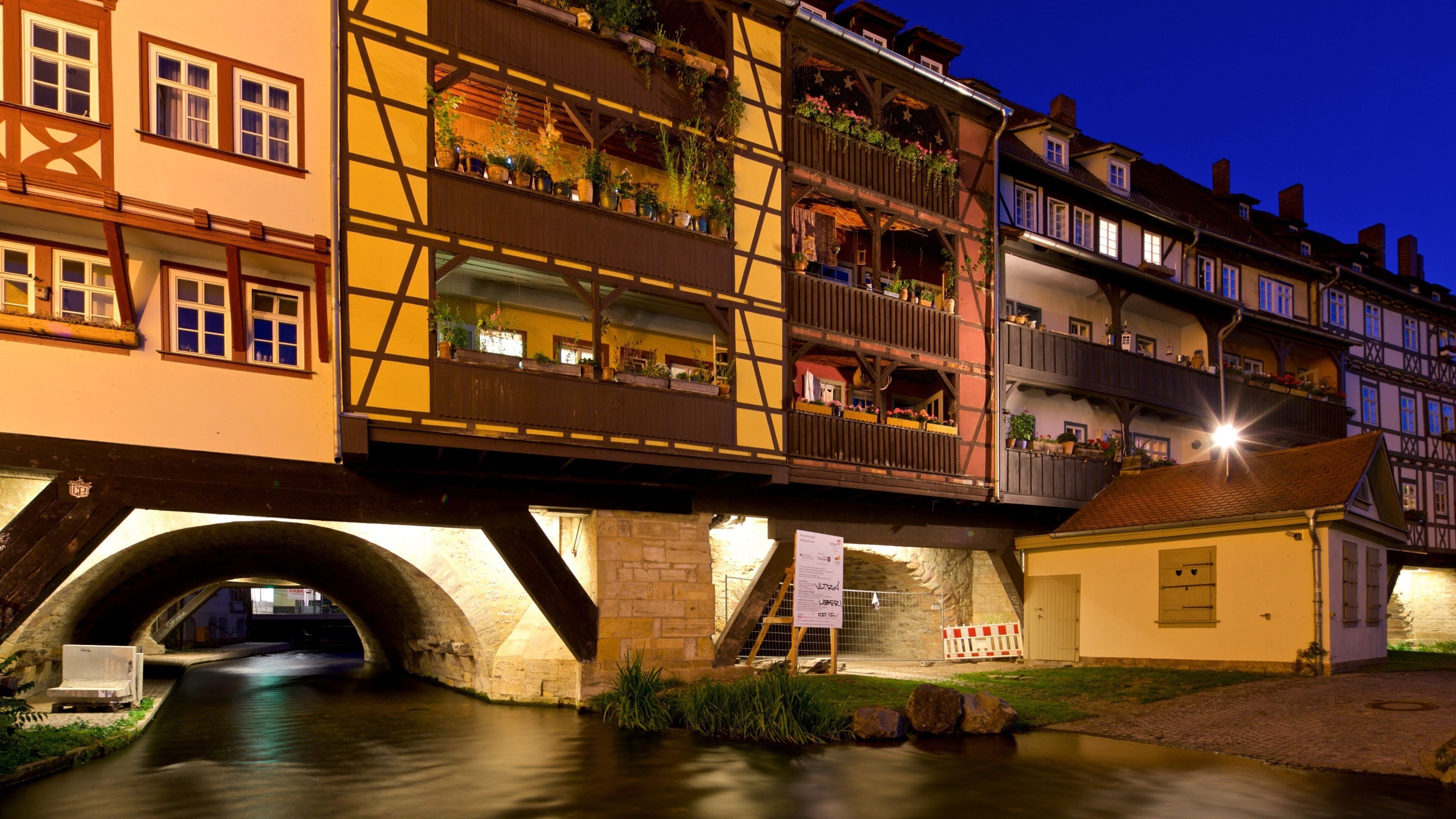 Kramerbrucke som viser kulturarv, elv eller bekk og nattbilder