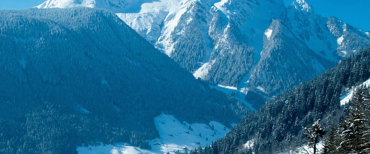 Hintertux Glacier Ski Resort which includes snow and mountains