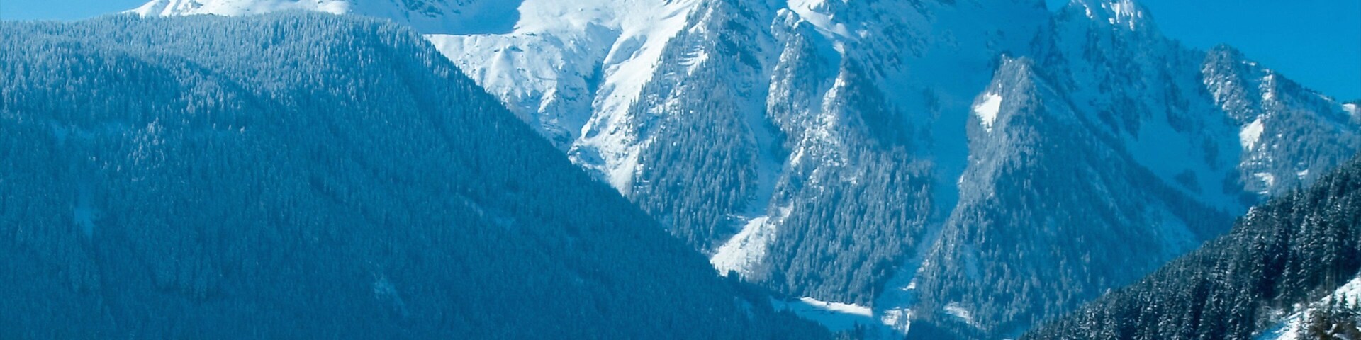 Skigebiet Hintertuxer Gletscher mit einem Schnee und Berge