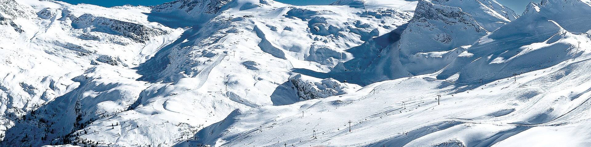 Hintertux Glacier Ski Resort which includes mountains and snow