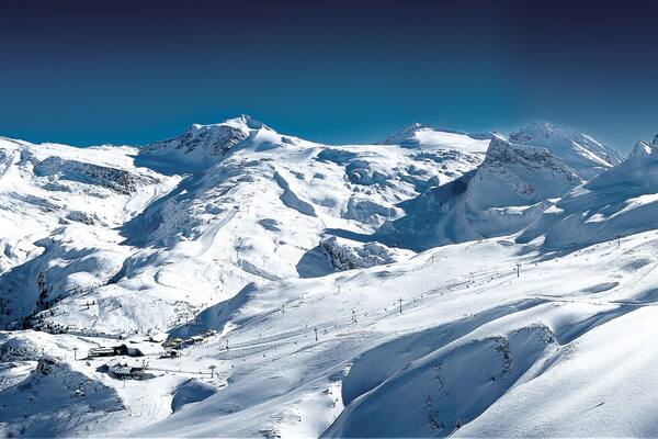 Hintertux Glacier Ski Resort which includes mountains and snow