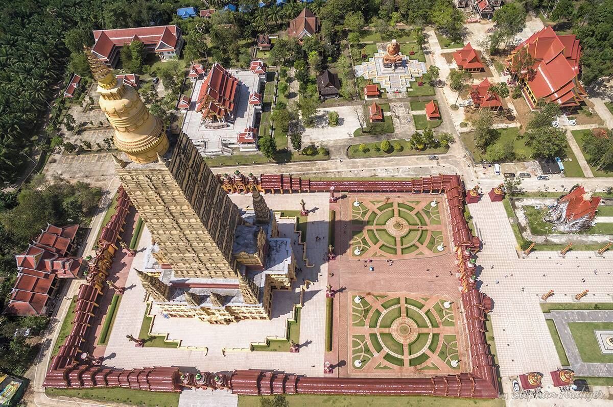 Wat Bang Thong is an impressive Buddhist temple located in Ao Leuk District, Krabi, Thailand. The chedi is at least 50 metres high. #Perspectives #LifeAtExpedia