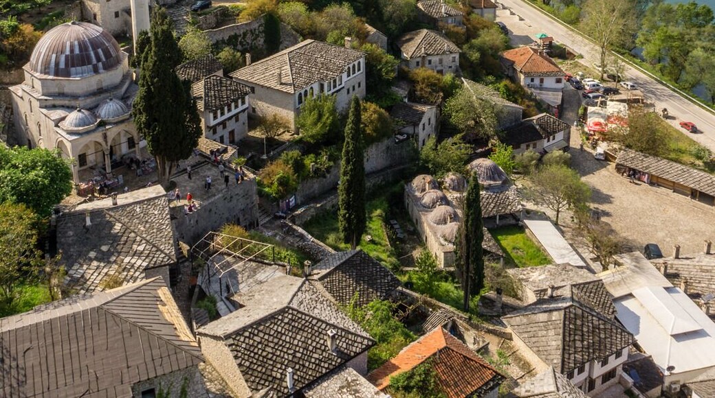 Počitelj is a historic village in south Bosnia and Herzgovina. Located only 30km south of Mostar, it is ideally suited as a day trip and can be easily combined with the Kravice Waterfalls and the Blagaj Tekija.
#Bosnia #Herzegovina #Počitelj #Architecture #Culture #Trovember