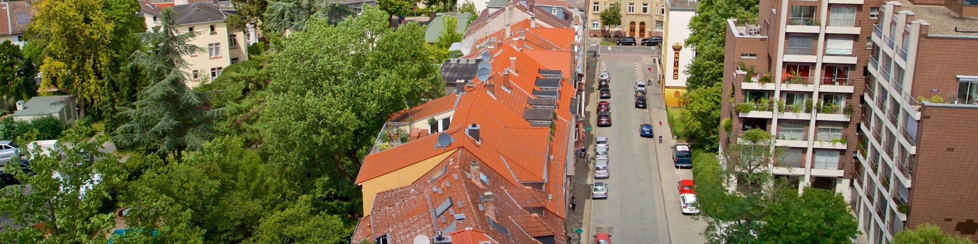 Darmstädter Künstlerkolonie mostrando paisagem e uma cidade