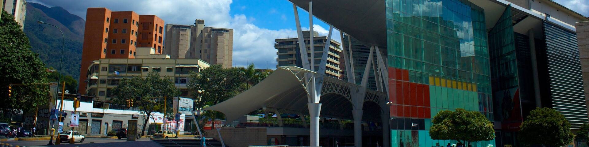 Centre commercial Le Millénaire montrant architecture moderne