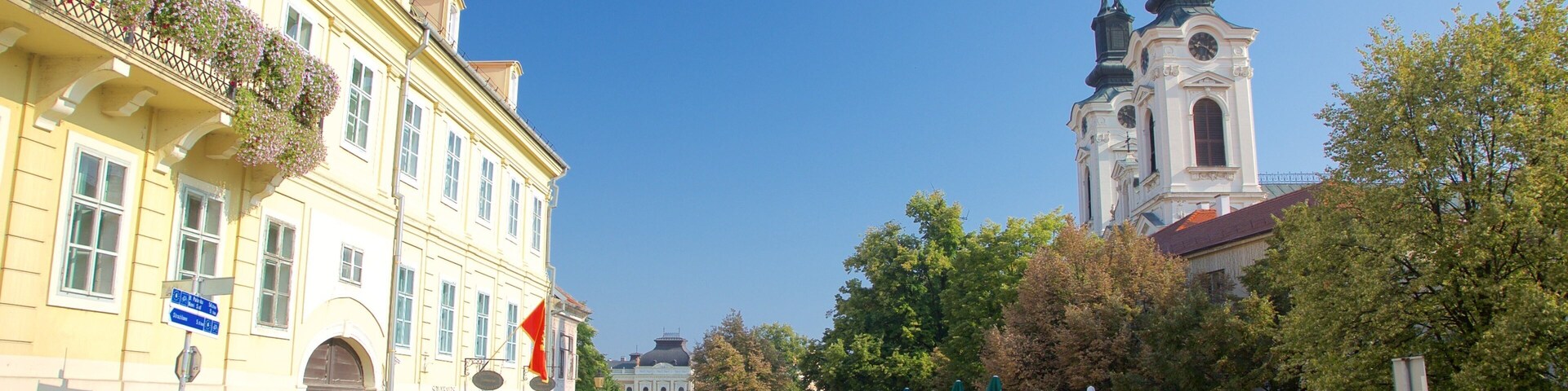 Sremski Karlovci das einen historische Architektur und Stadt