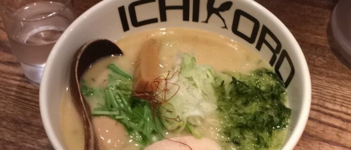 If you come to Tokyo, try a ramen here!
I would recommend it especially. This ramen shop is at Azabu Juban located one station from Roppongi.
#ramen #Japan