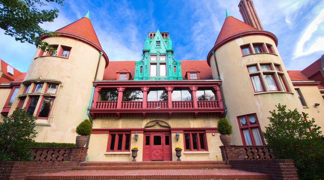 Chateau at Coindre Hall