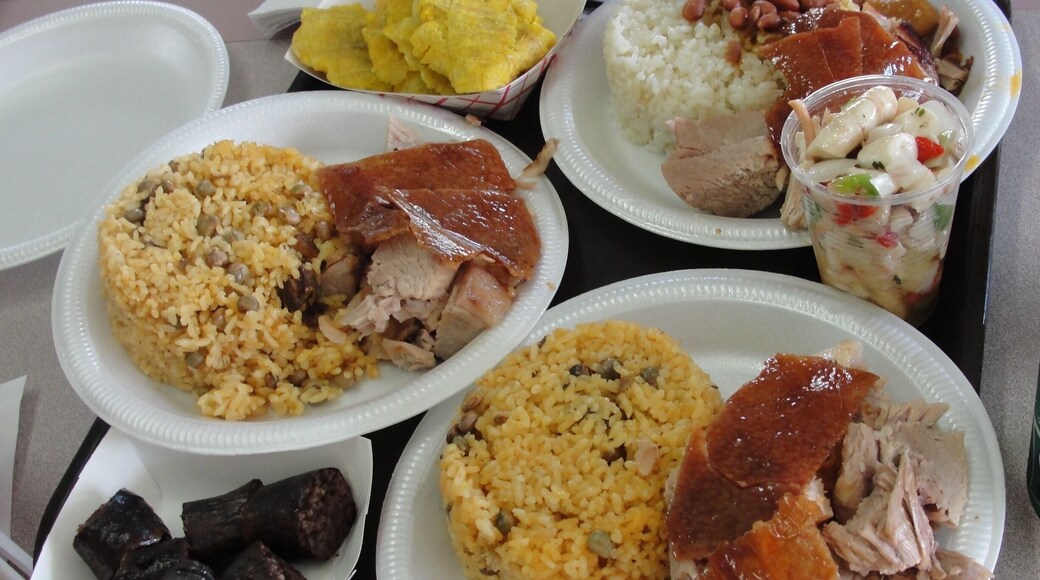 After so many hairpin turns, it is worth the drive to "Ruta de lechon".