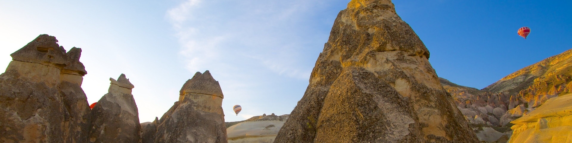 Pasabag featuring ballooning