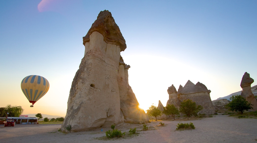 Paşabağ Valley showing ballooning, tranquil scenes and building ruins