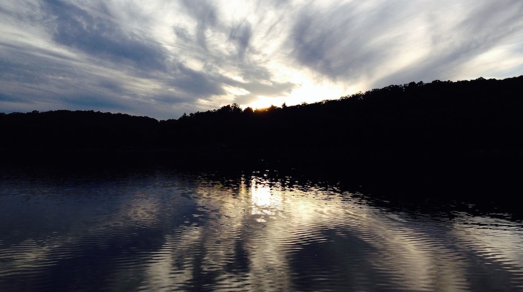 #goldenhour
Enjoying an ever changing canvas of color. Kayaking after work, at sunset, on Sebago Lake in Harriman State Park.