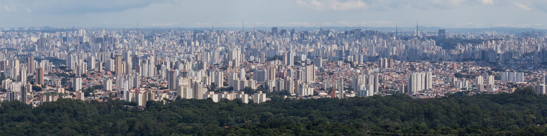 PanorĂąmica de SĂŁo Paulo a partir da Pedra Grande
