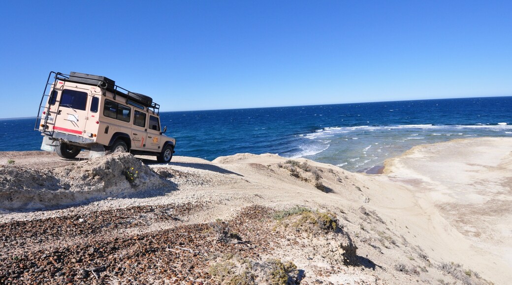 丘布特 其中包括 綜覽海岸風景 和 四輪驅動越野