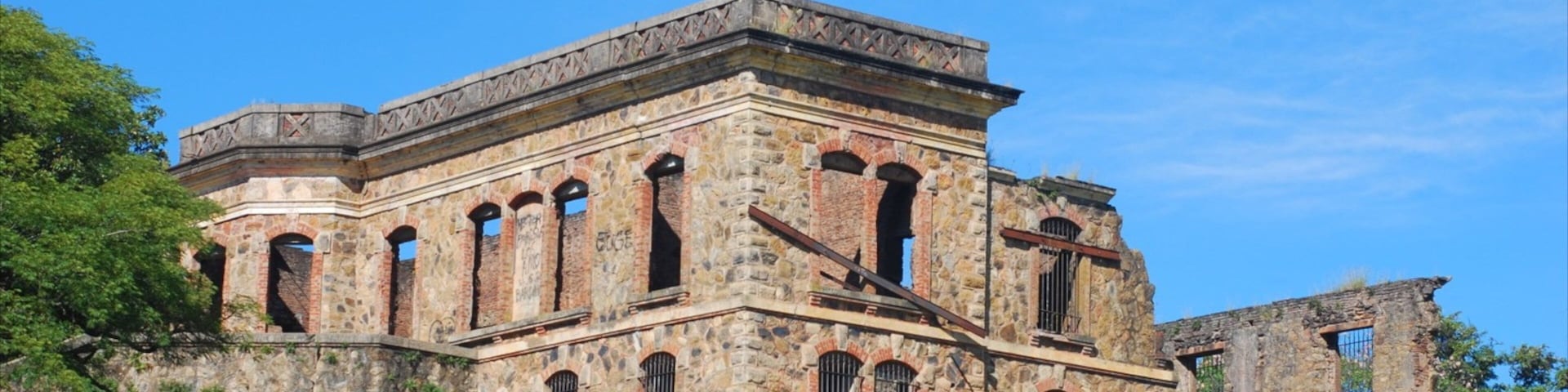 Entre Rios which includes a ruin and heritage architecture